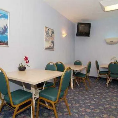 Cocoa Beach Suites Hotel 